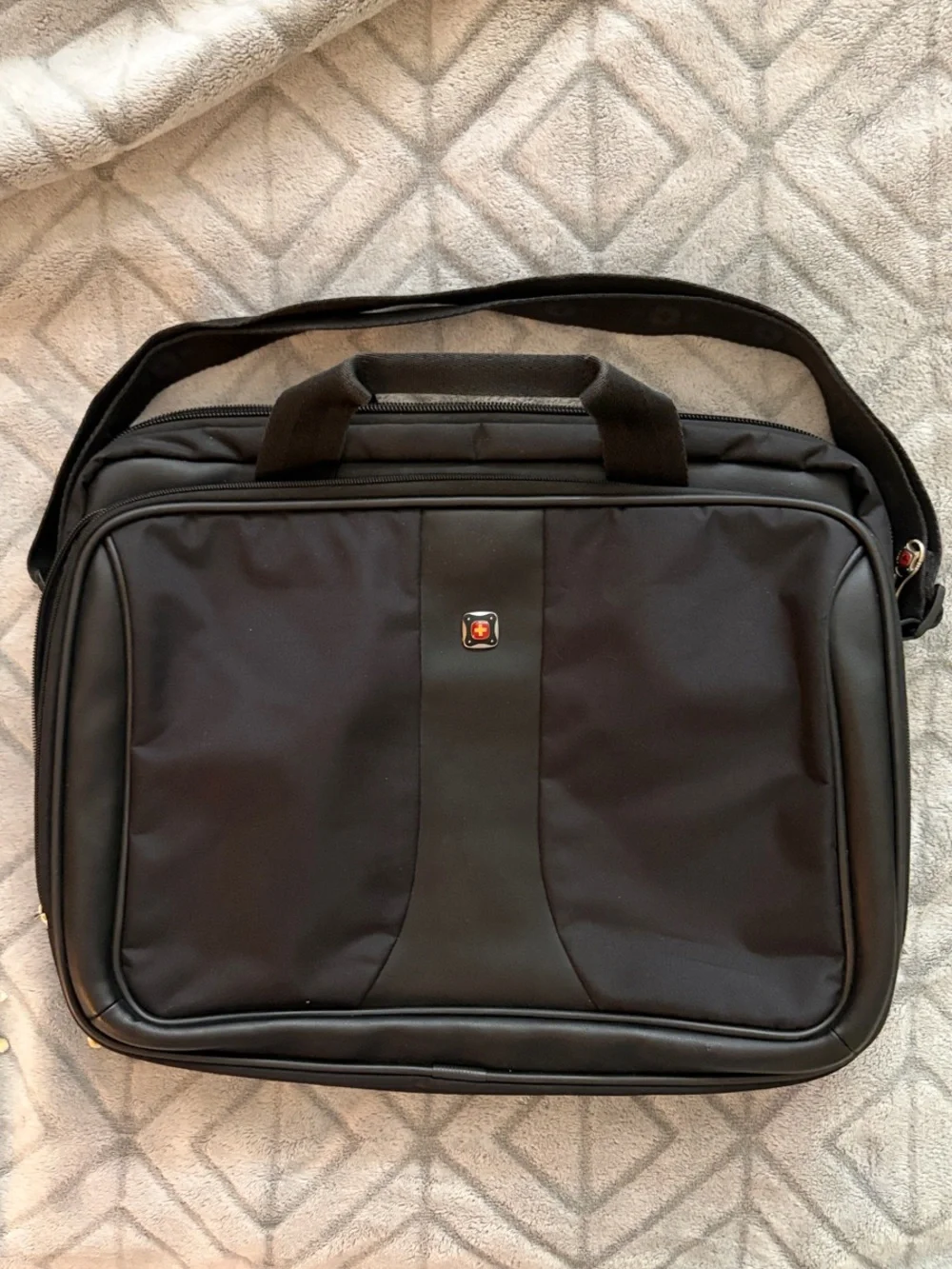 SwissGear Black Laptop Messenger Briefcase with Shoulder Strap